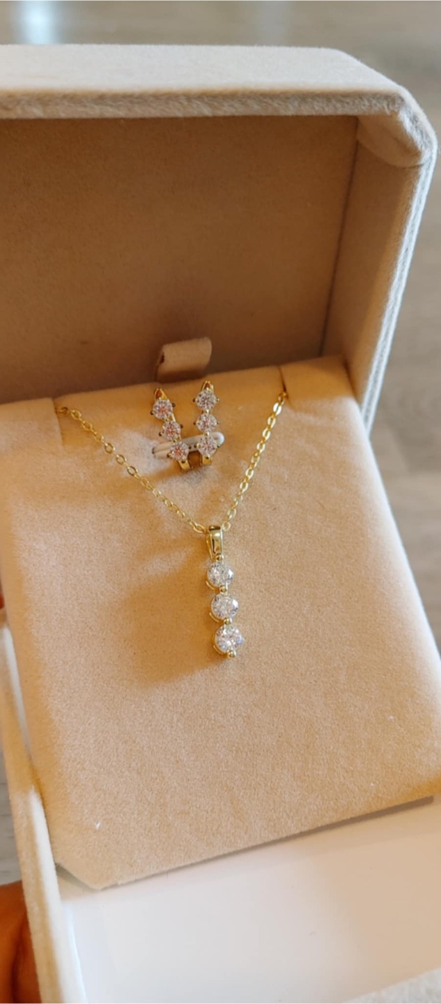 Brand new Cultivated vvs1 Diamond Necklace and Earring Set - photo 2