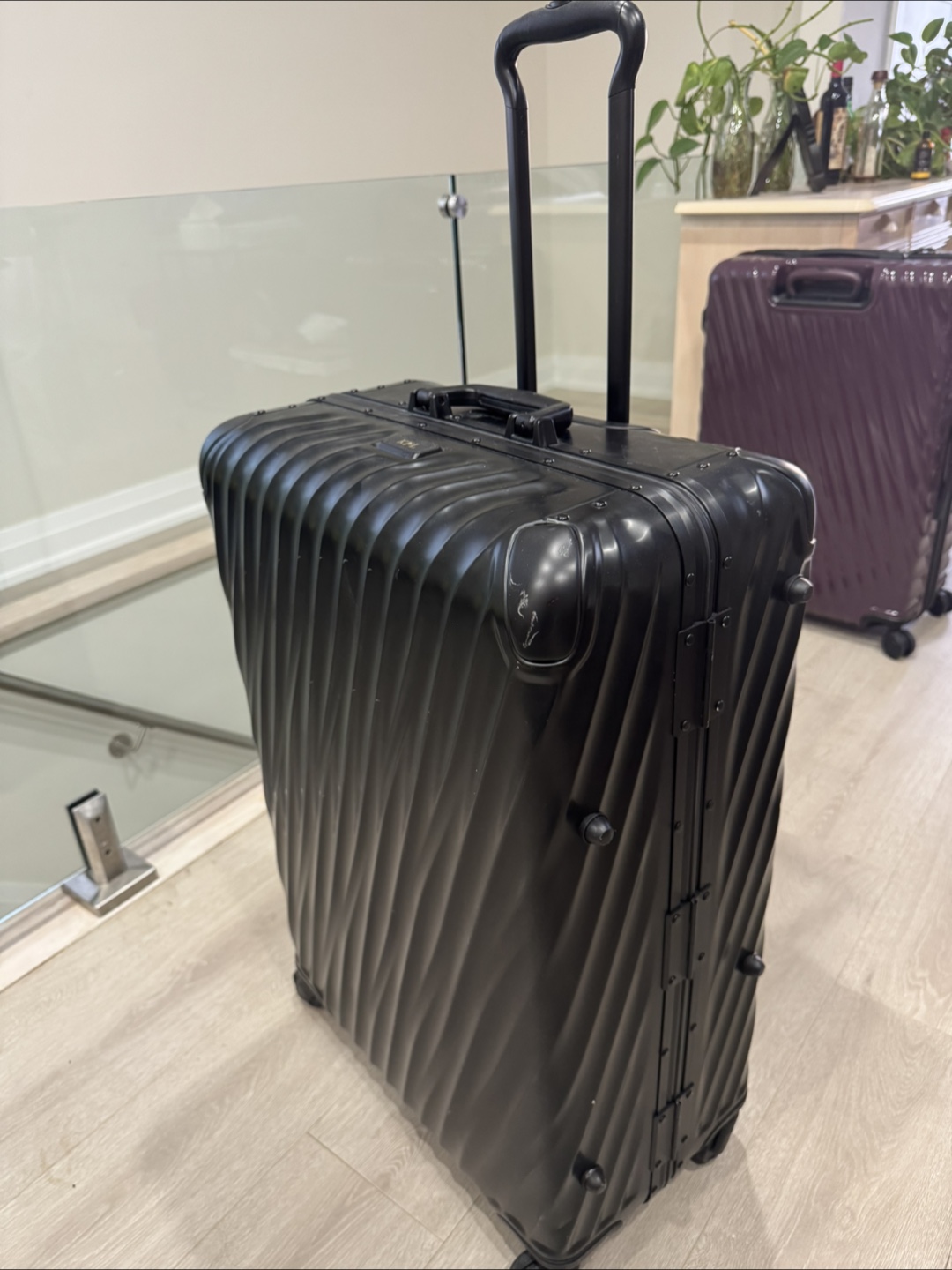 Tumi 19 Degree Aluminum Large Suitcase - Black