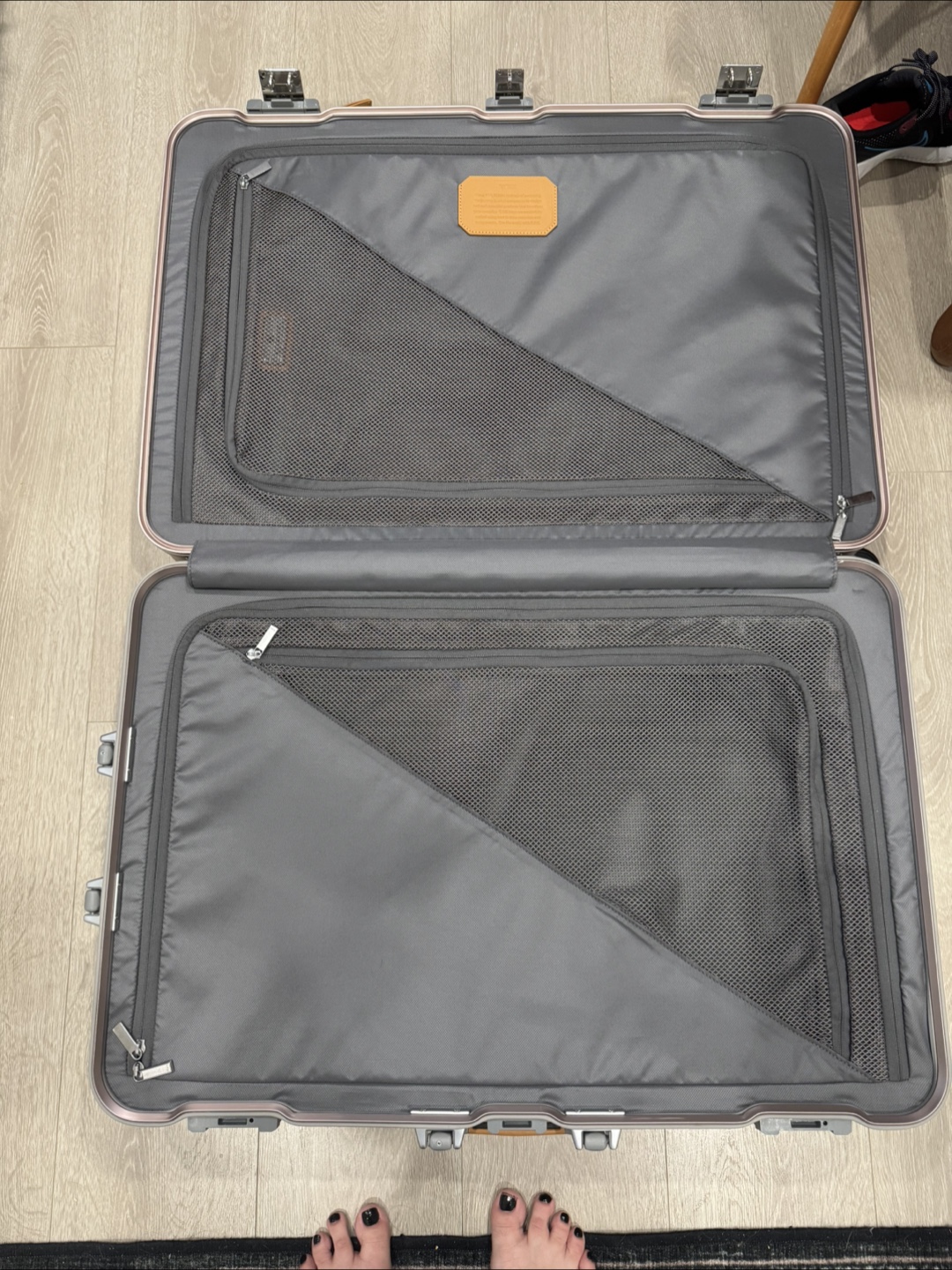 Tumi 19 Degree Aluminum Large Suitcase - Black - photo 2