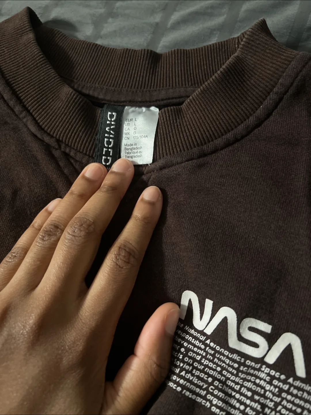 Divided NASA Brown Sweatshirt - Size L image indicator(2)