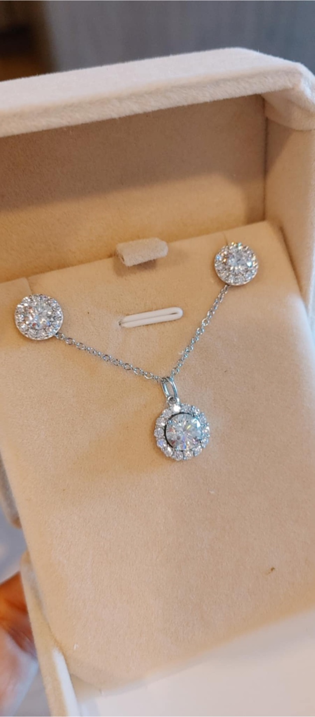 Brand new 2 ct  vvs1 diamond cultivated Necklace and Earring Set - photo 2