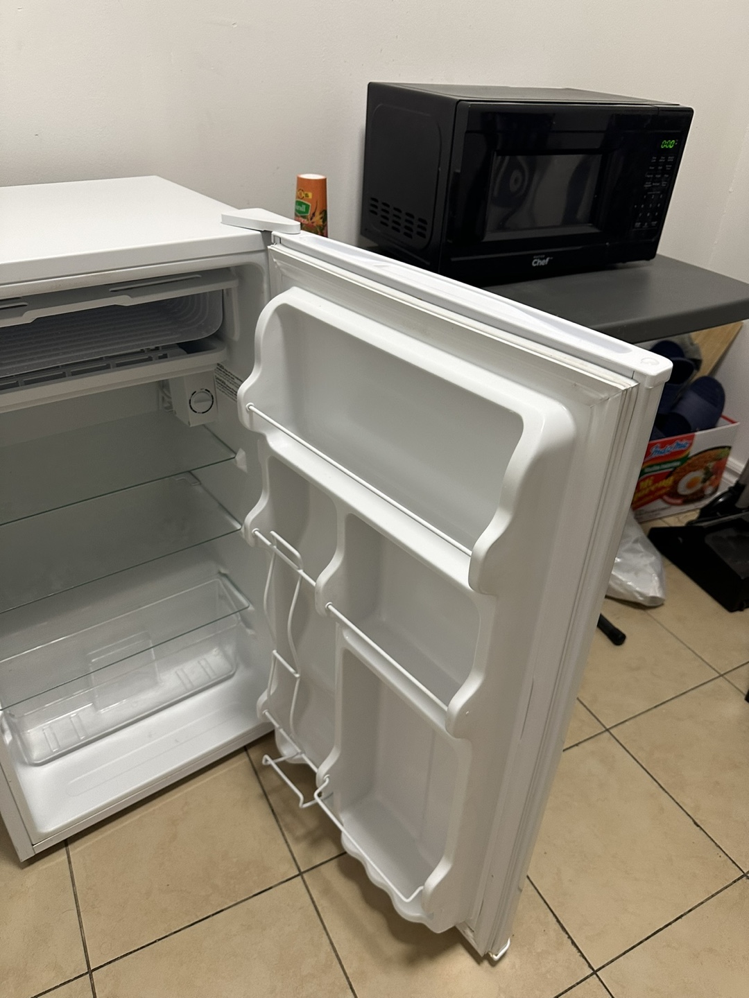 Midea Compact Mini Fridge - White