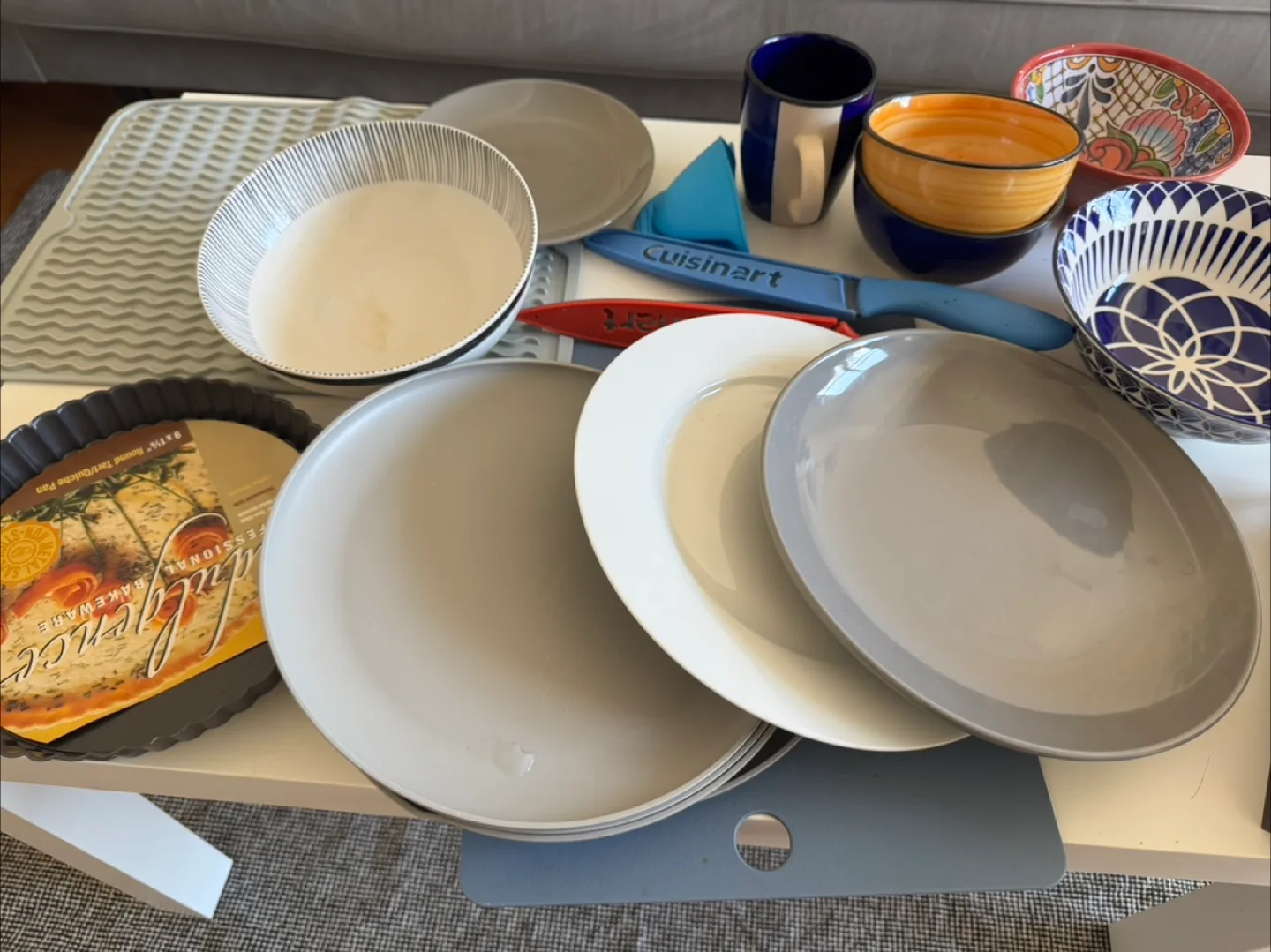 Mixed Kitchenware Set - Plates, Bowls, and More! image indicator(2)