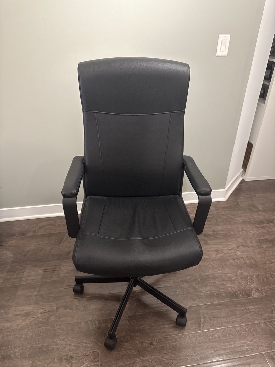 Black Office Chair - photo 2