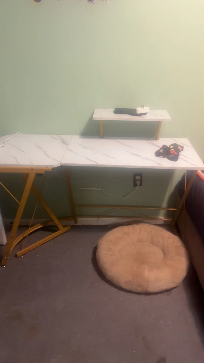 Desk thumbnail