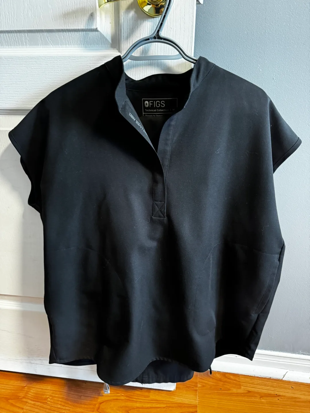 FIGS Scrub Set - Black, Rafaela top size M, Kade pants size L/T thumbnail