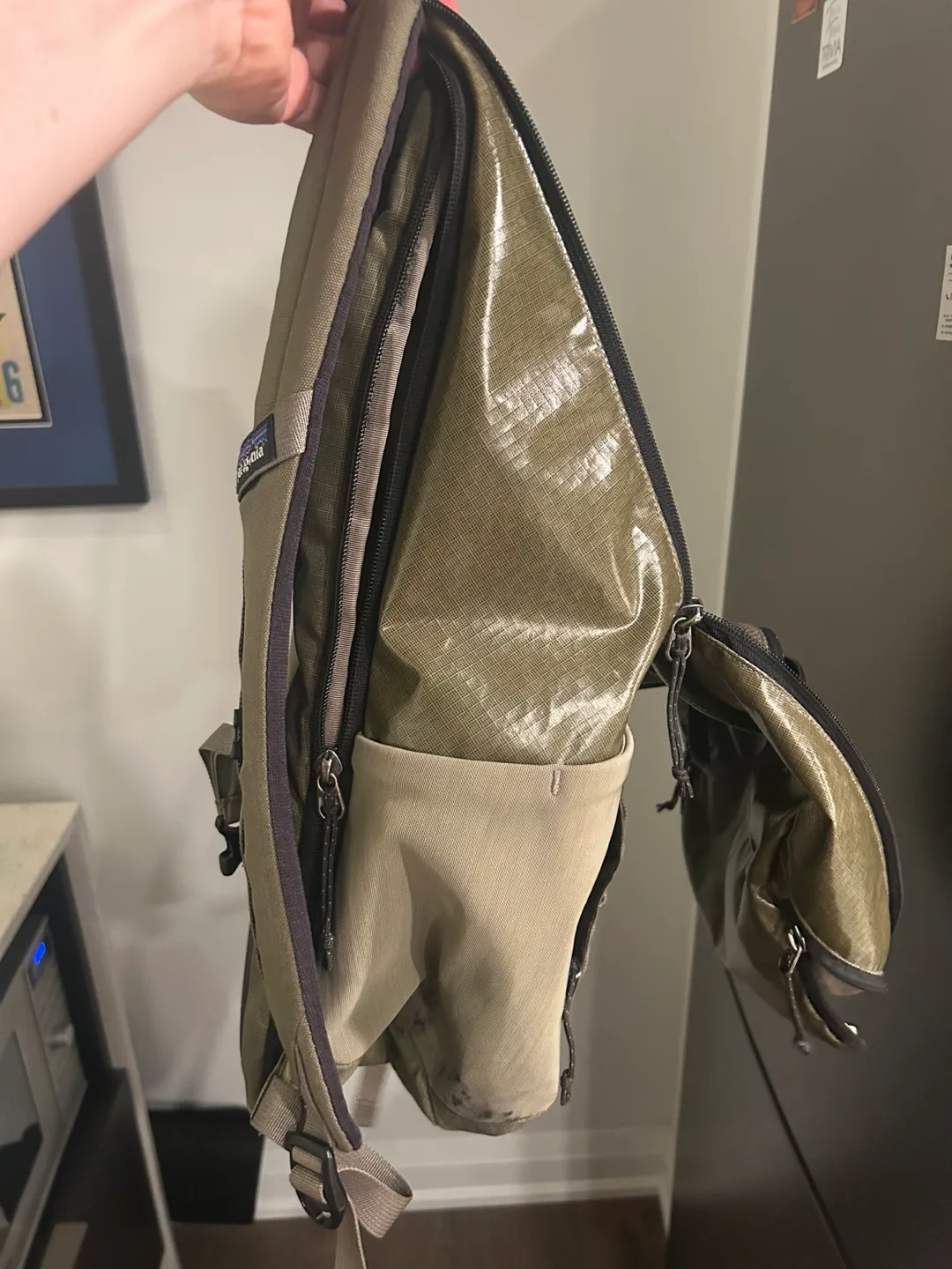 Patagonia Black Hole Pack 32L Olive Green image indicator(2)