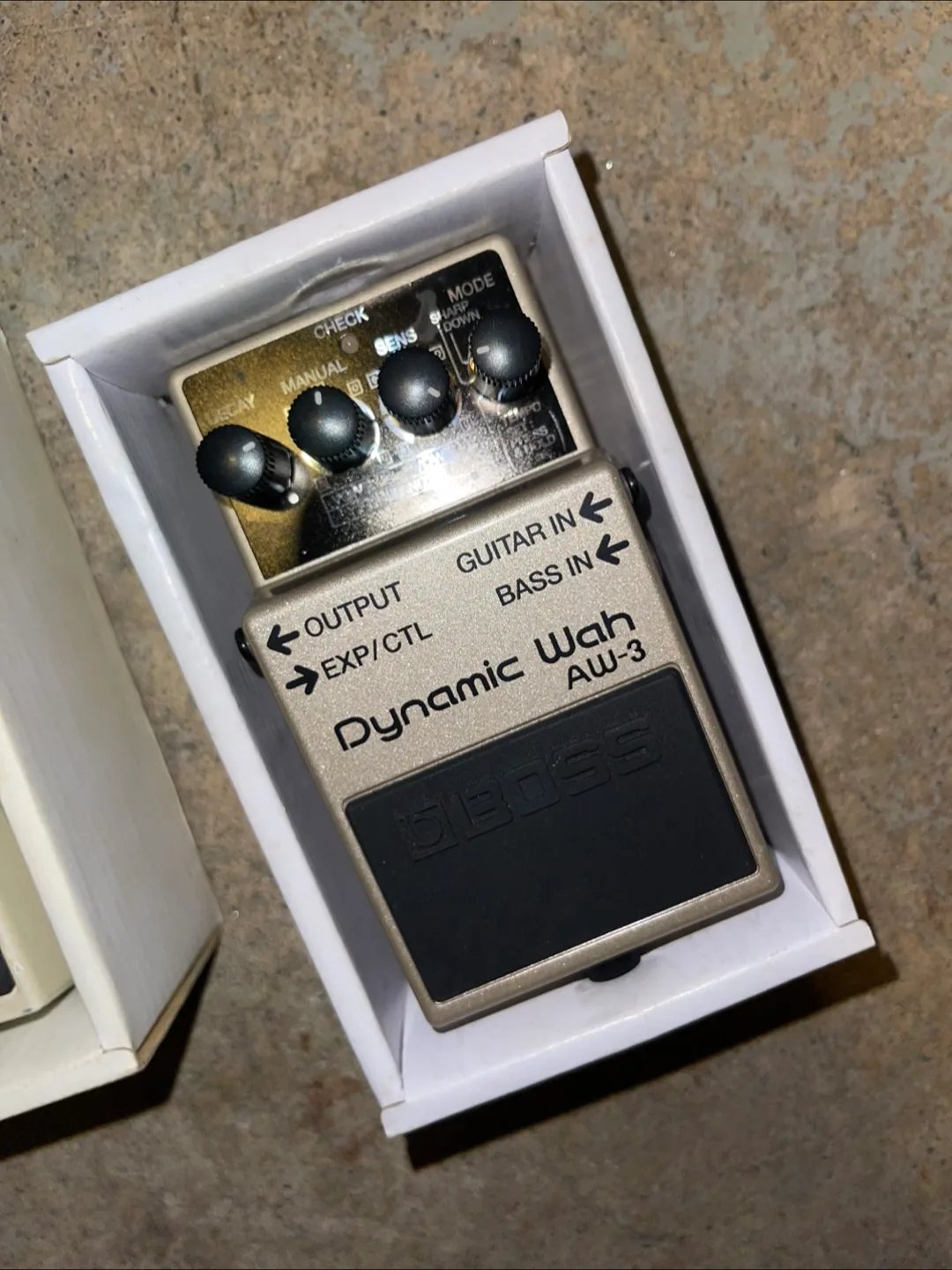 BOSS AW-3 Dynamic Wah & DD-3T Digital Delay Pedals image indicator(4)