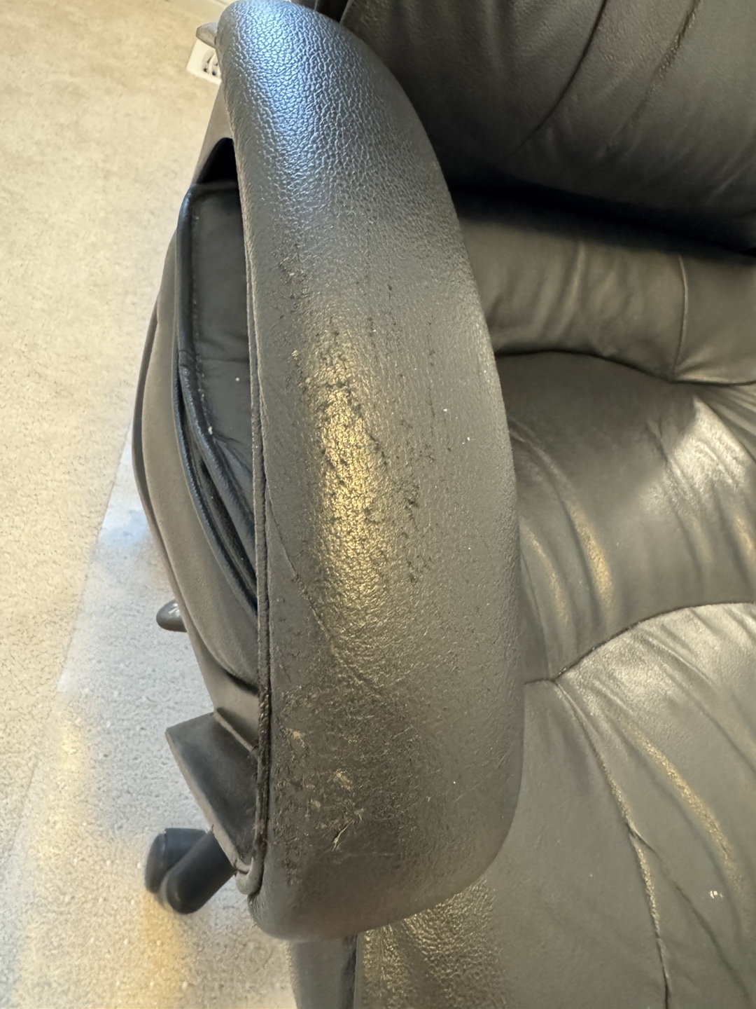 Black Leather Office Chair - photo 2
