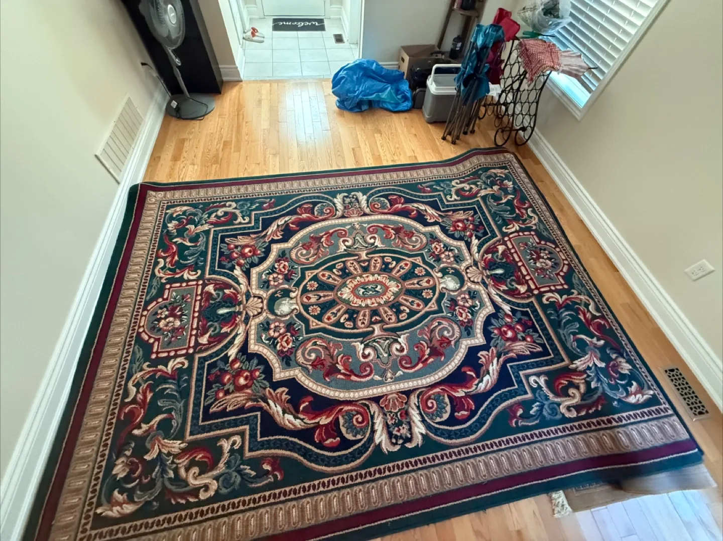 Area Rug / carpet - Floral Pattern (8 x 10 inches) thumbnail