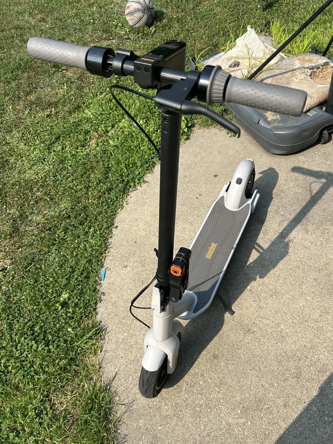 Ninebot Electric Scooter (G30 MAX LP) - photo 4