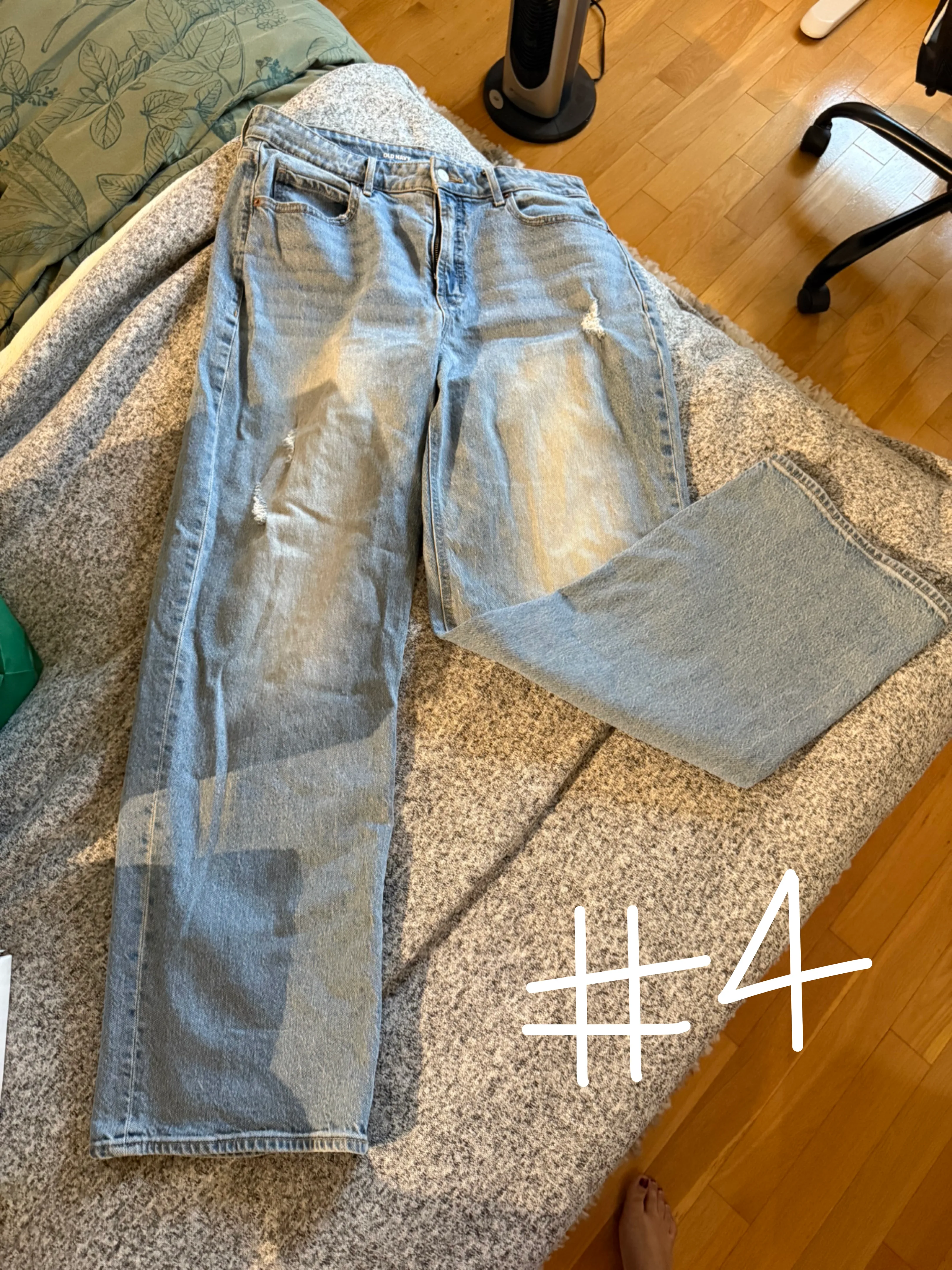 Assorted H&M (Size10,14) and Old Navy (Size10,12) Women's Jeans image indicator(4)