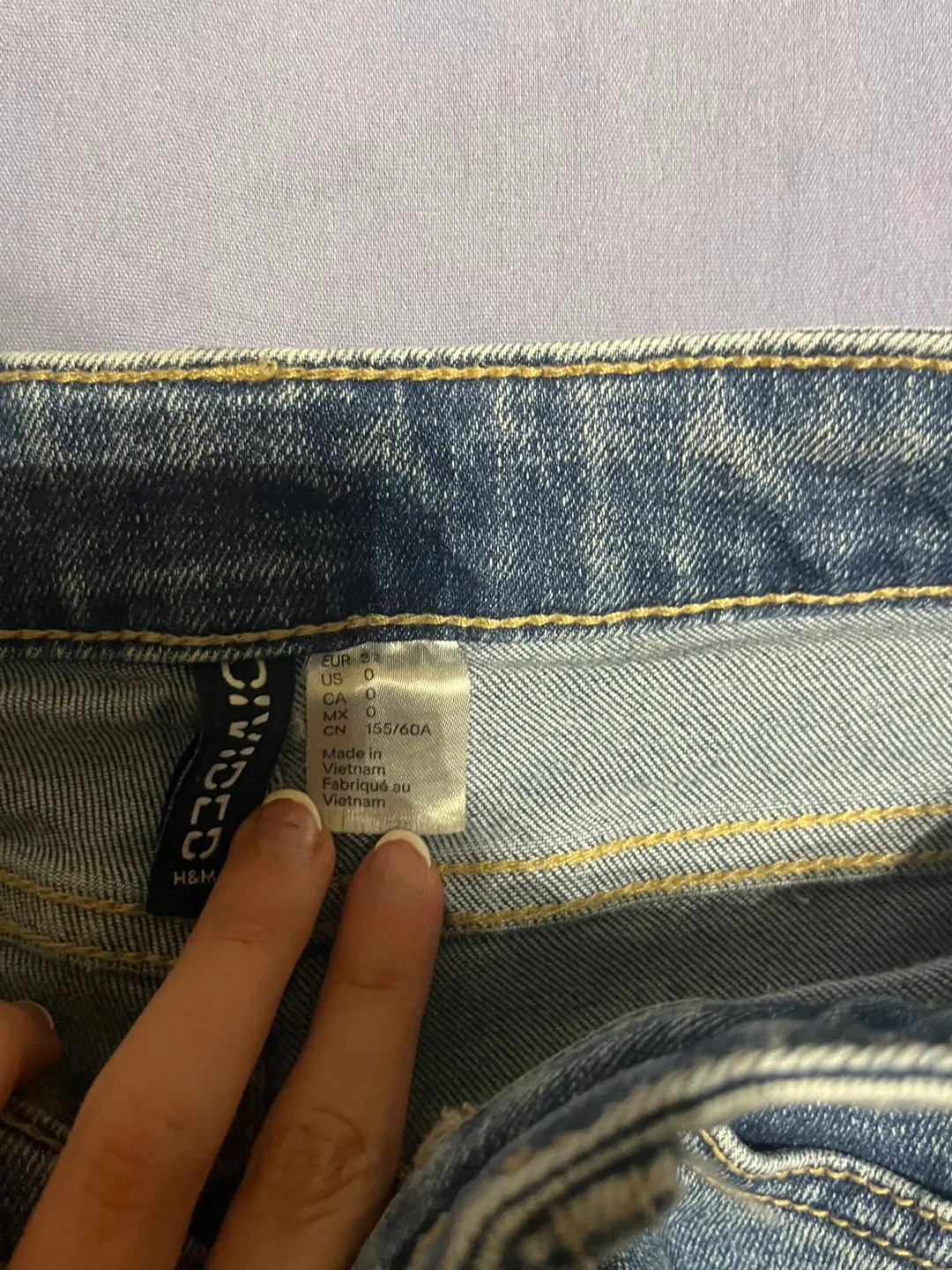 H&M Jeans - Size 0 image indicator(2)
