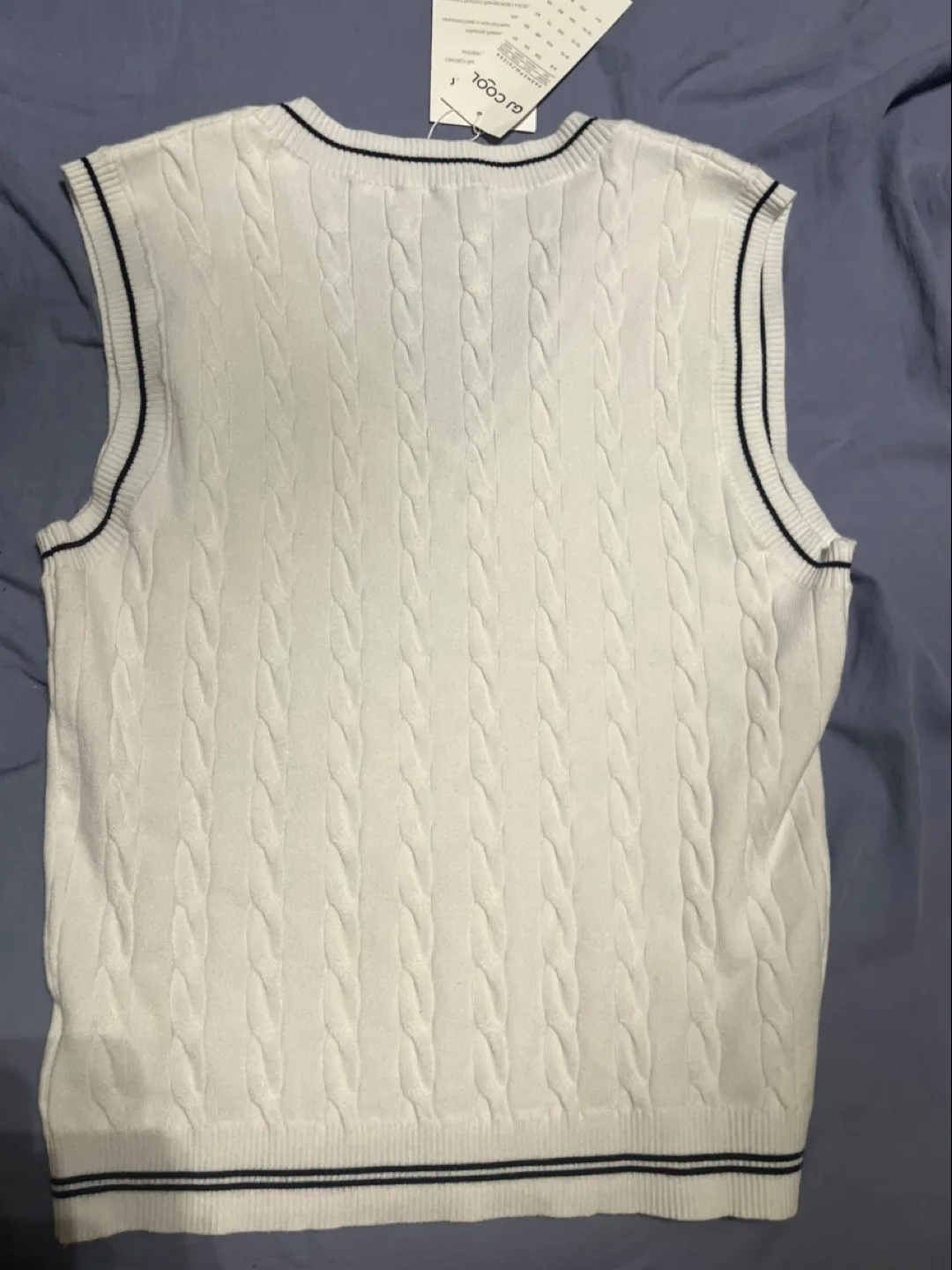 GJ Cool College Cables Vest image indicator(2)