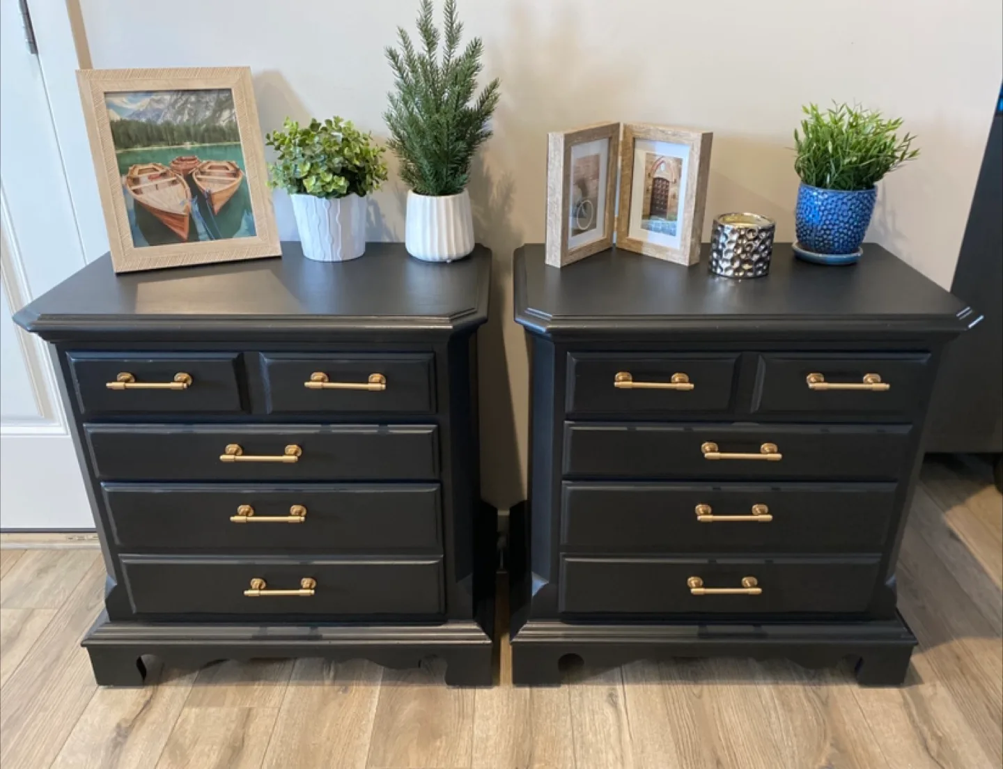 Hardwood Thomasville Nightstands Pair Black & Gold image indicator(3)