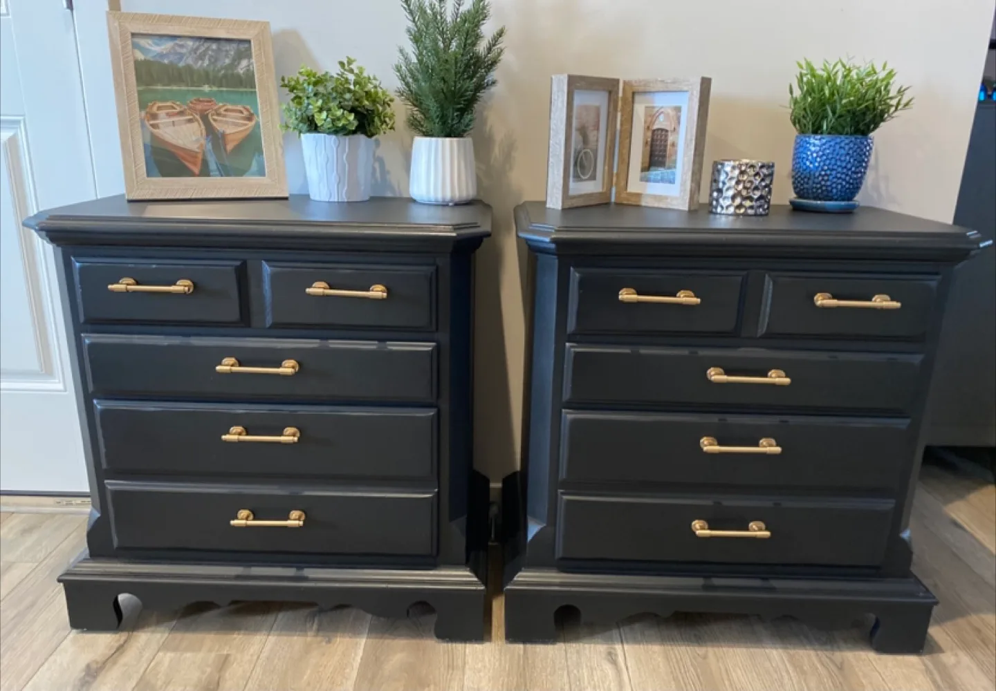 Hardwood Thomasville Nightstands Pair Black & Gold thumbnail