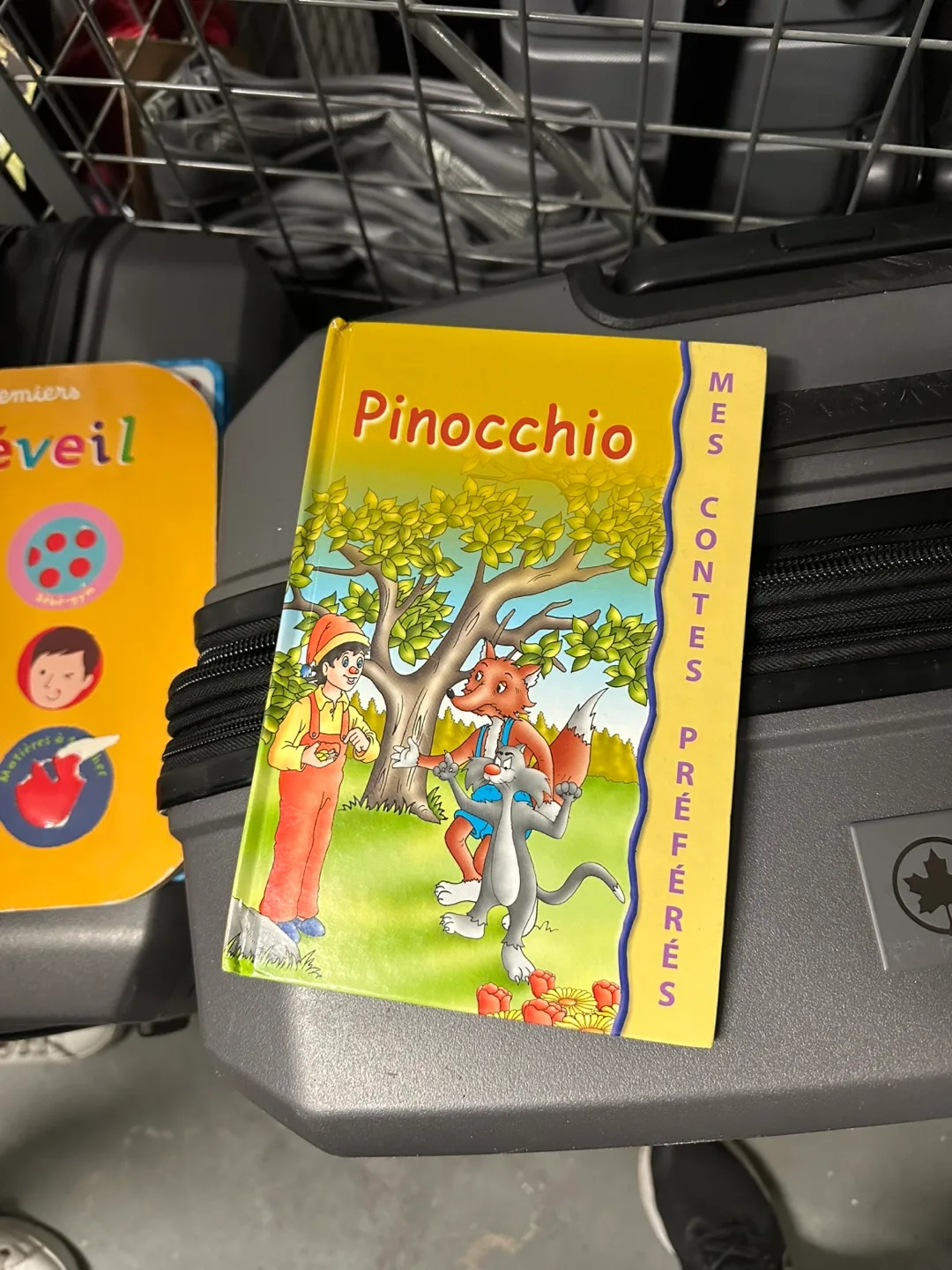 Kids' Books Bundle - Educational & Fun image indicator(3)