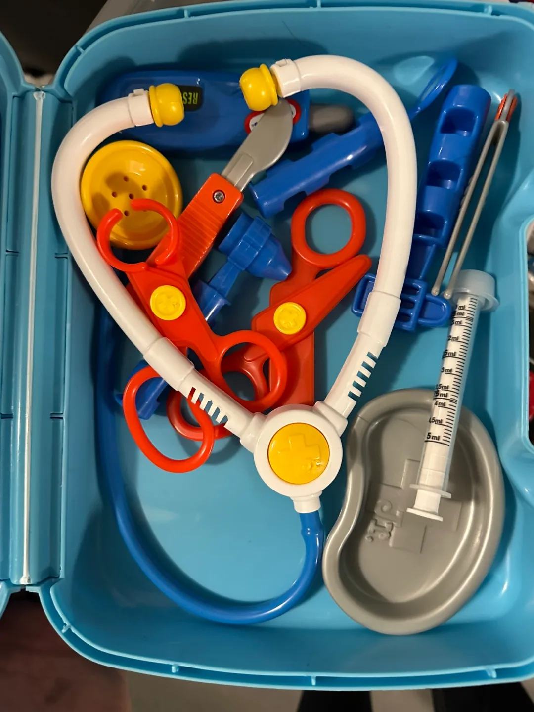 Little Tikes Doctor Kit - 10 Pieces image indicator(2)