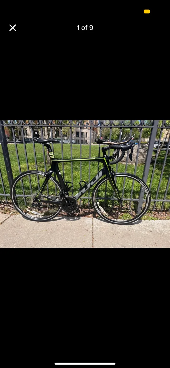 Fuji Road Bike - 56cm image indicator(2)