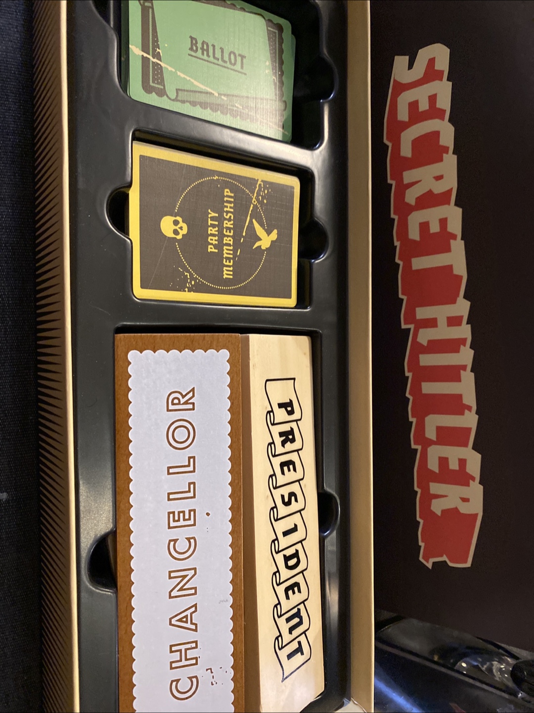 ‼️Move Out Sale‼️Secret Hitler Board Game - photo 3