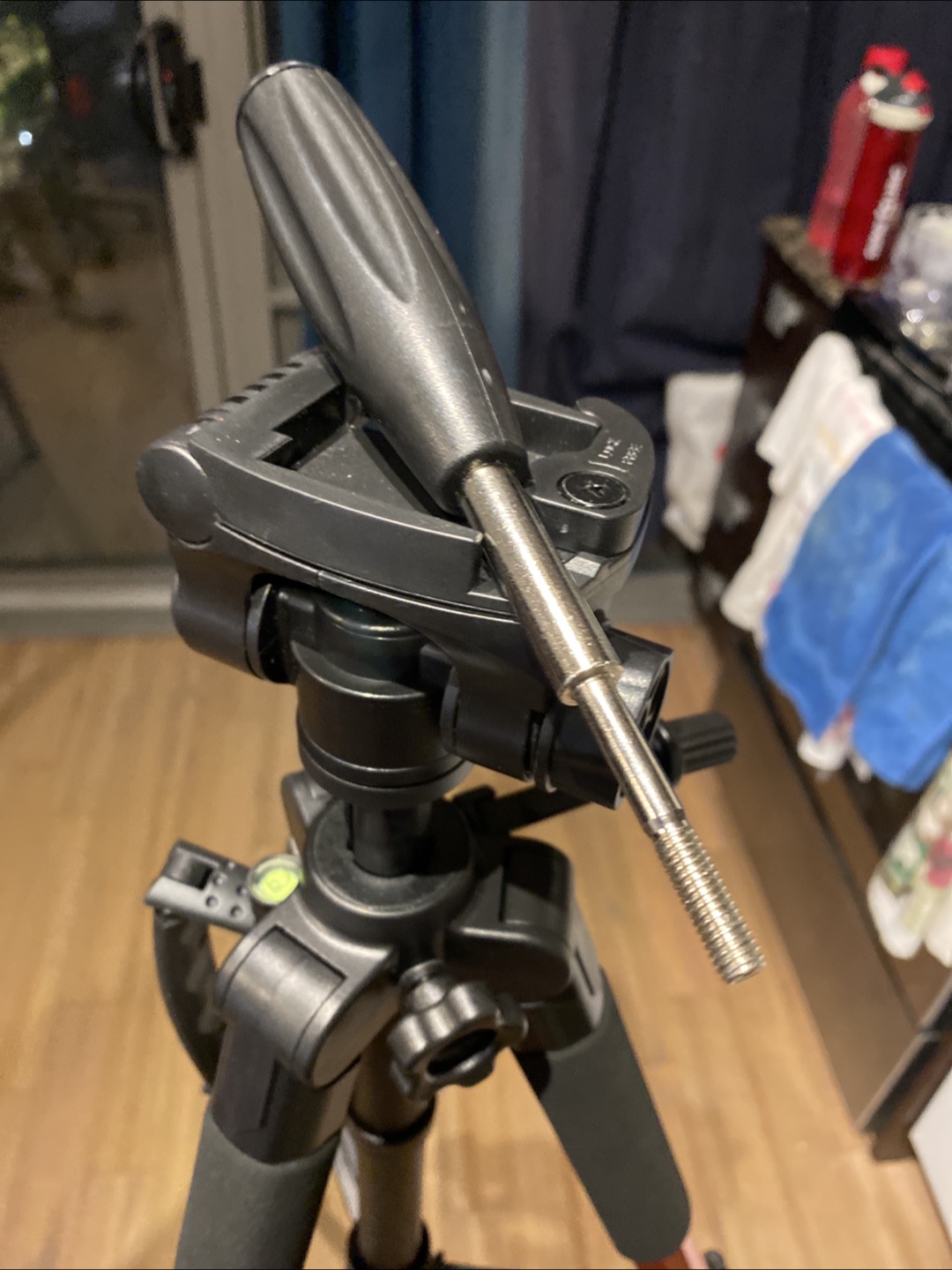‼️Moving Out Sale‼️JOILCAN AH75 Tripod with Carry Bag - photo 3