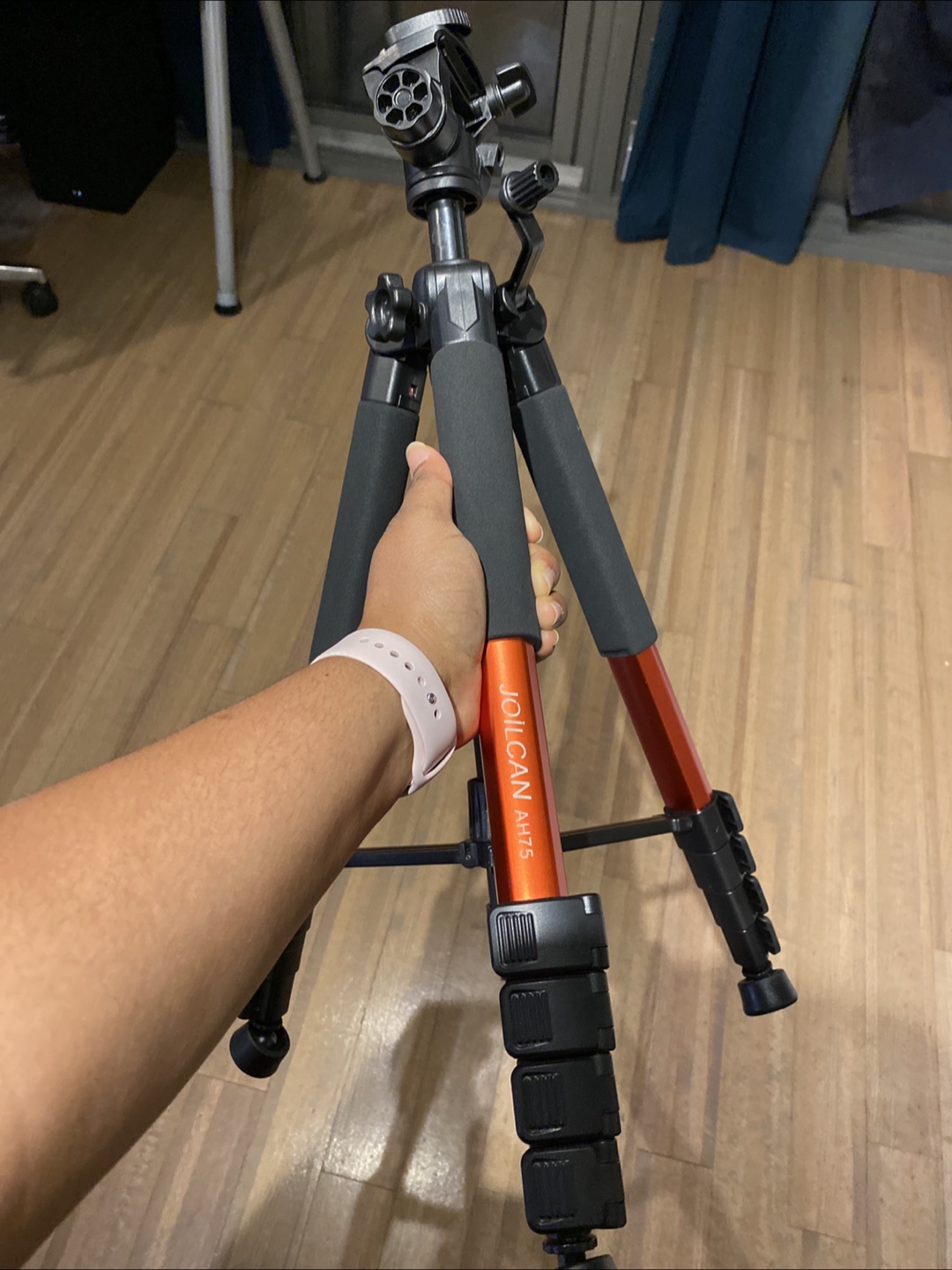 ‼️Moving Out Sale‼️JOILCAN AH75 Tripod with Carry Bag