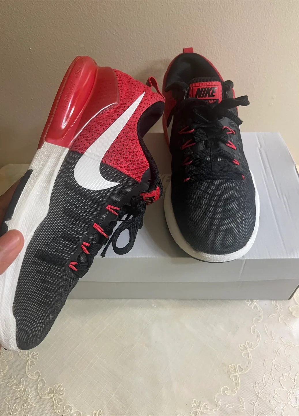 NIB NIKE ZOOM TRAIN ACTION MEN'S SHOE'S BLACK WHITE thumbnail