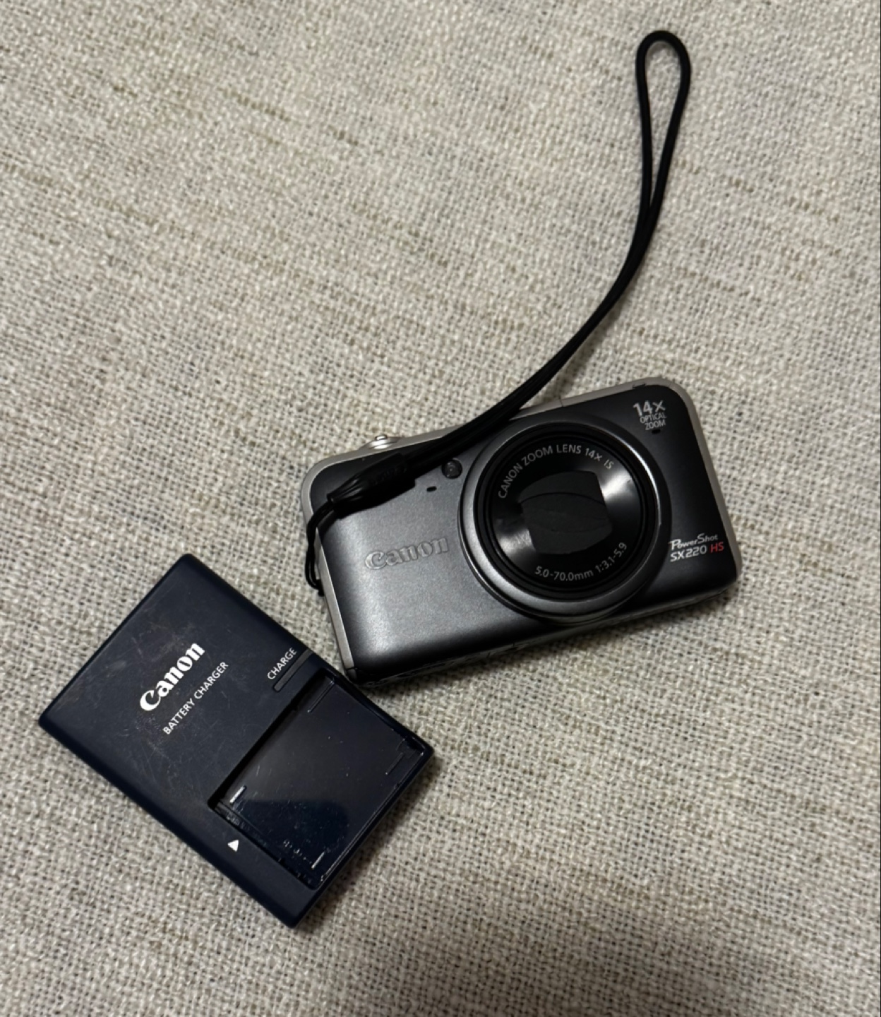 Canon PowerShot SX220 HS 12.1MP Digital Camera
