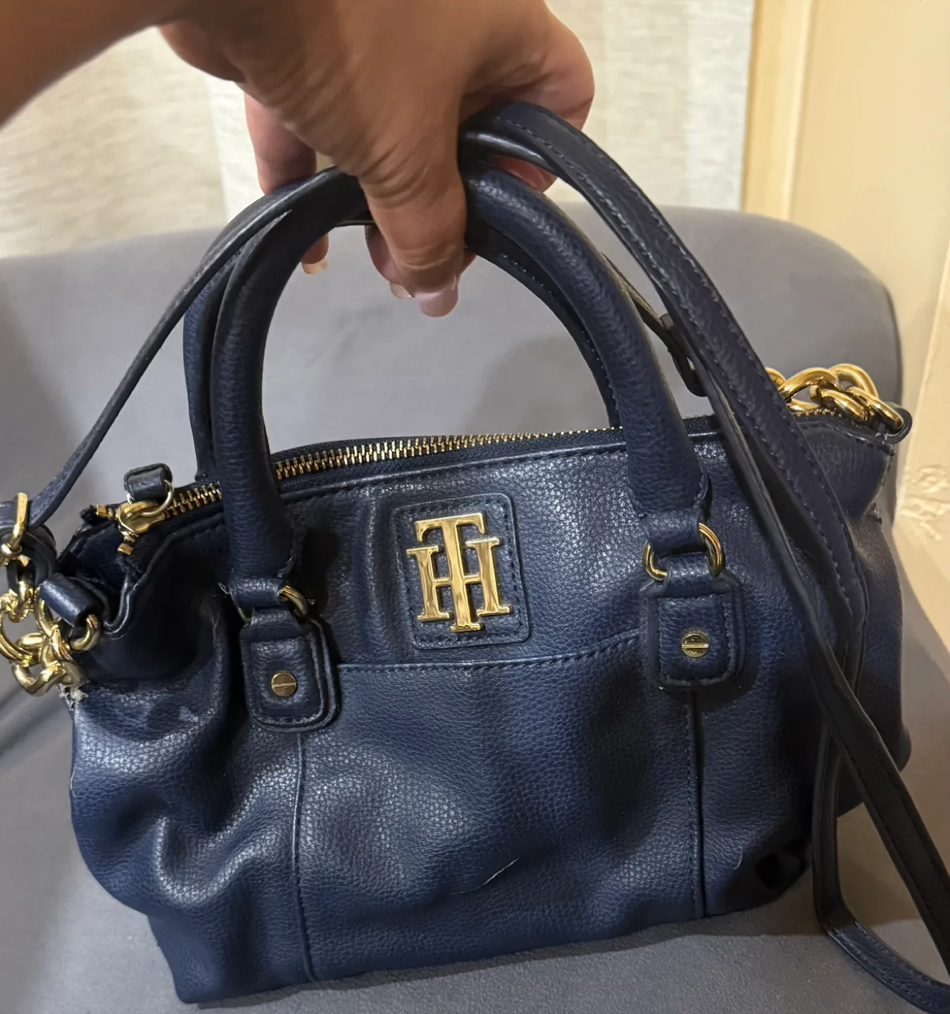 FREE Tommy Hilfiger Navy Blue Purse 🧡 image indicator(2)
