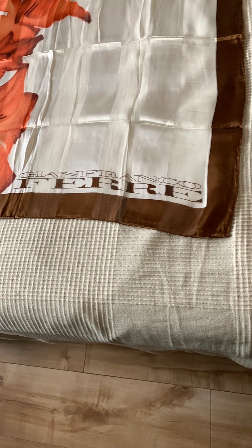 Gianfranco Ferre 100 Silk Scarf image indicator(2)