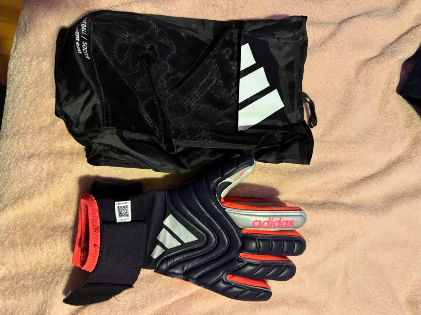 Adidas Copa goalie gloves image indicator(4)