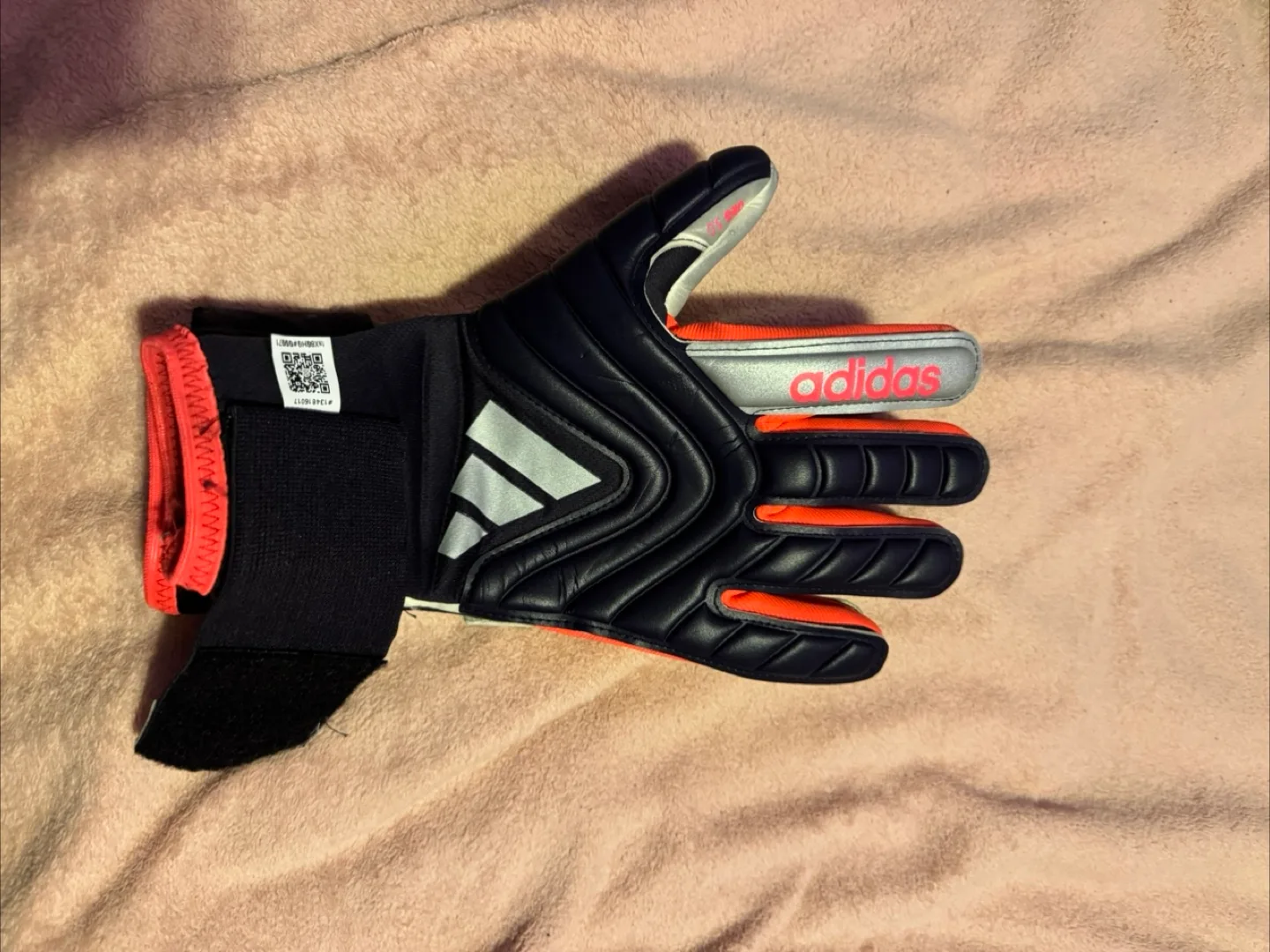 Adidas Copa goalie gloves image indicator(3)
