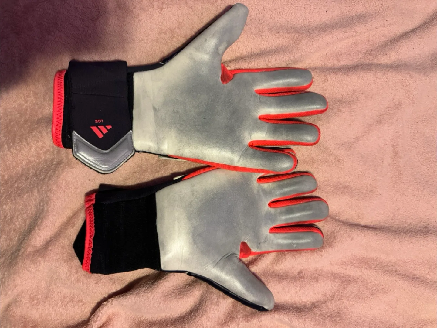 Adidas Copa goalie gloves image indicator(2)