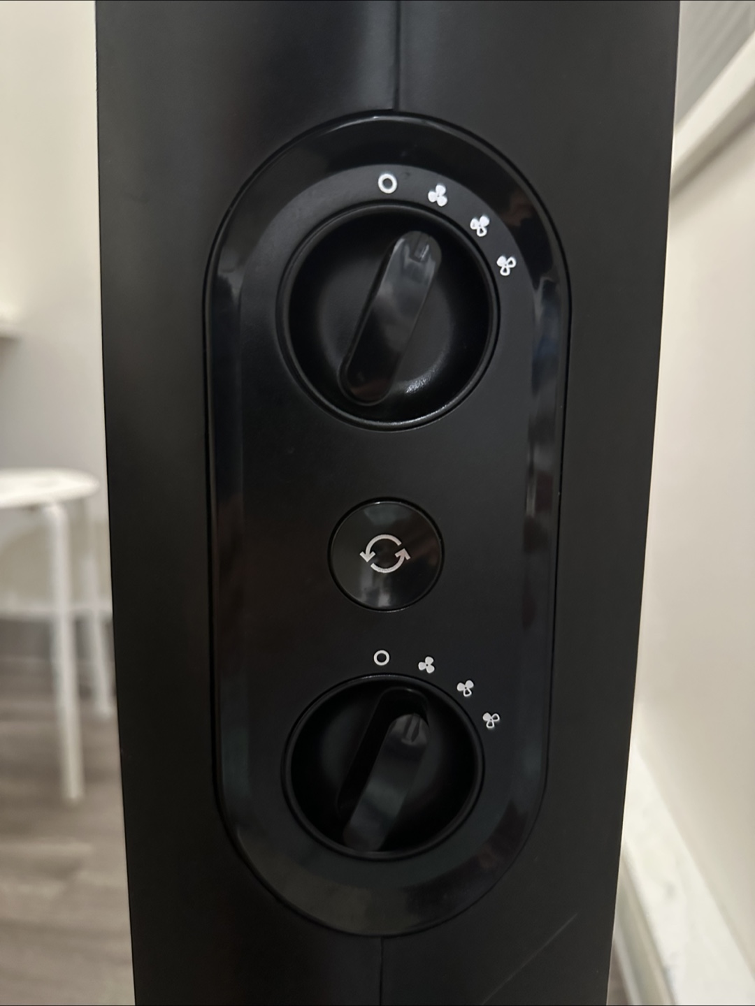 Honeywell Black Tower Fan - photo 2