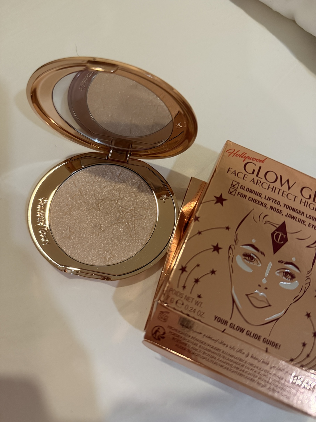 Charlotte Tilbury Glow Glide Highlighter
