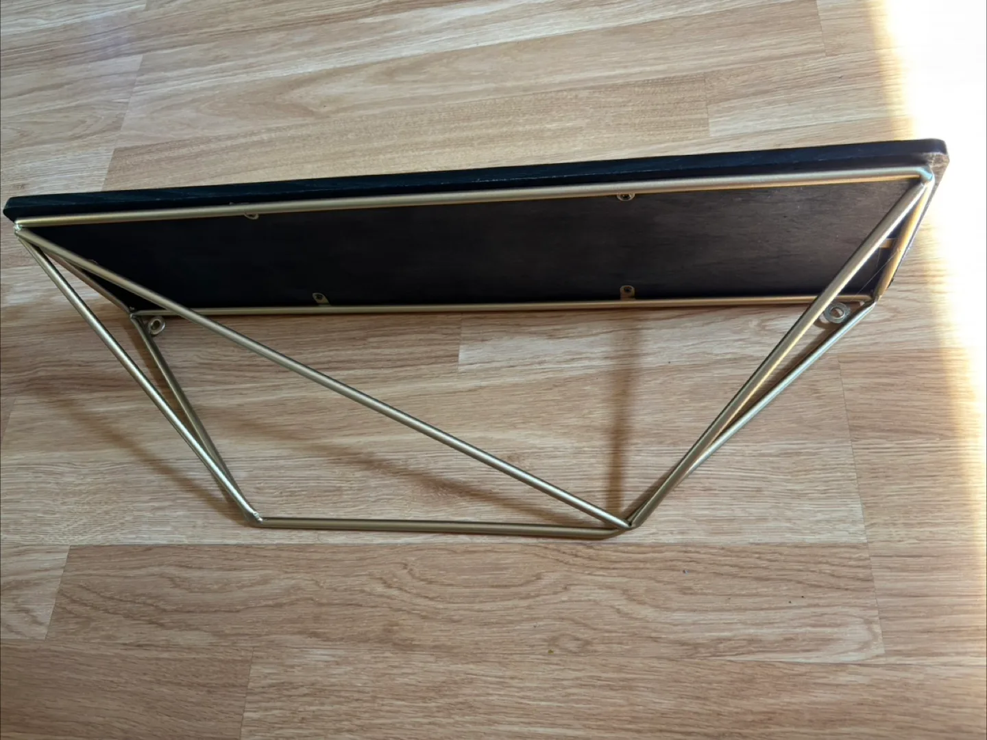 Wall shelf thumbnail
