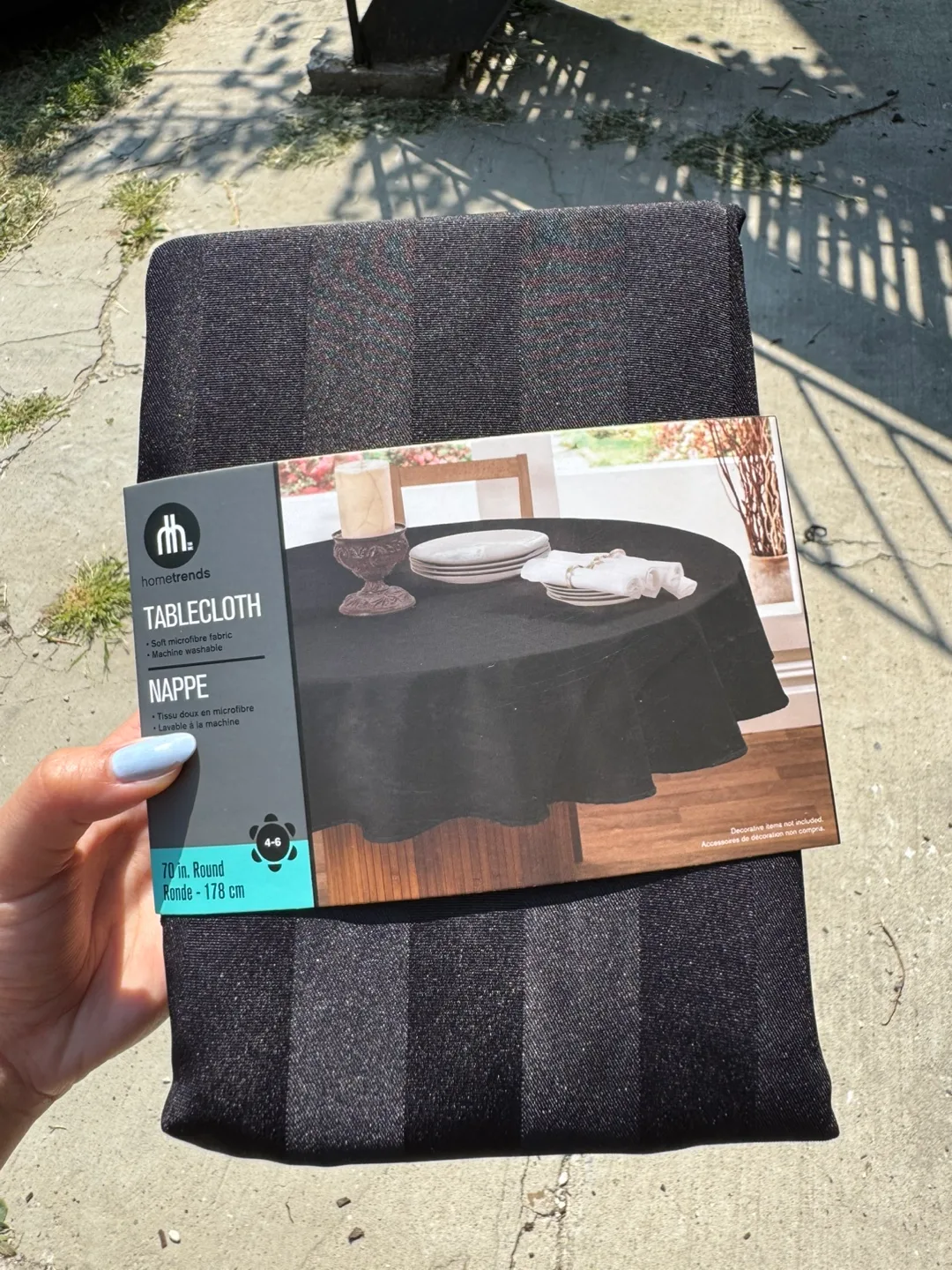 Hometrends Round Black Tablecloth - NEW image indicator(2)