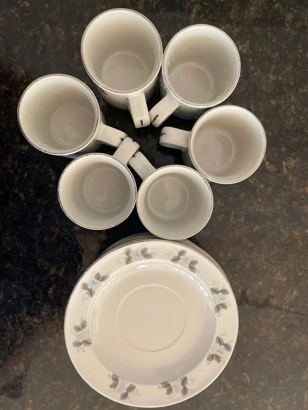 Vintage Tea Cup and Saucer Set image indicator(3)