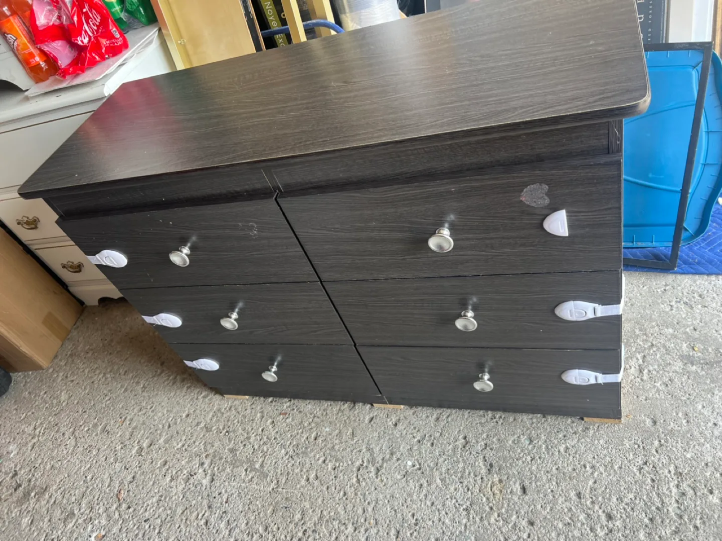 Dark Brown 6-Drawer Dresser image indicator(3)