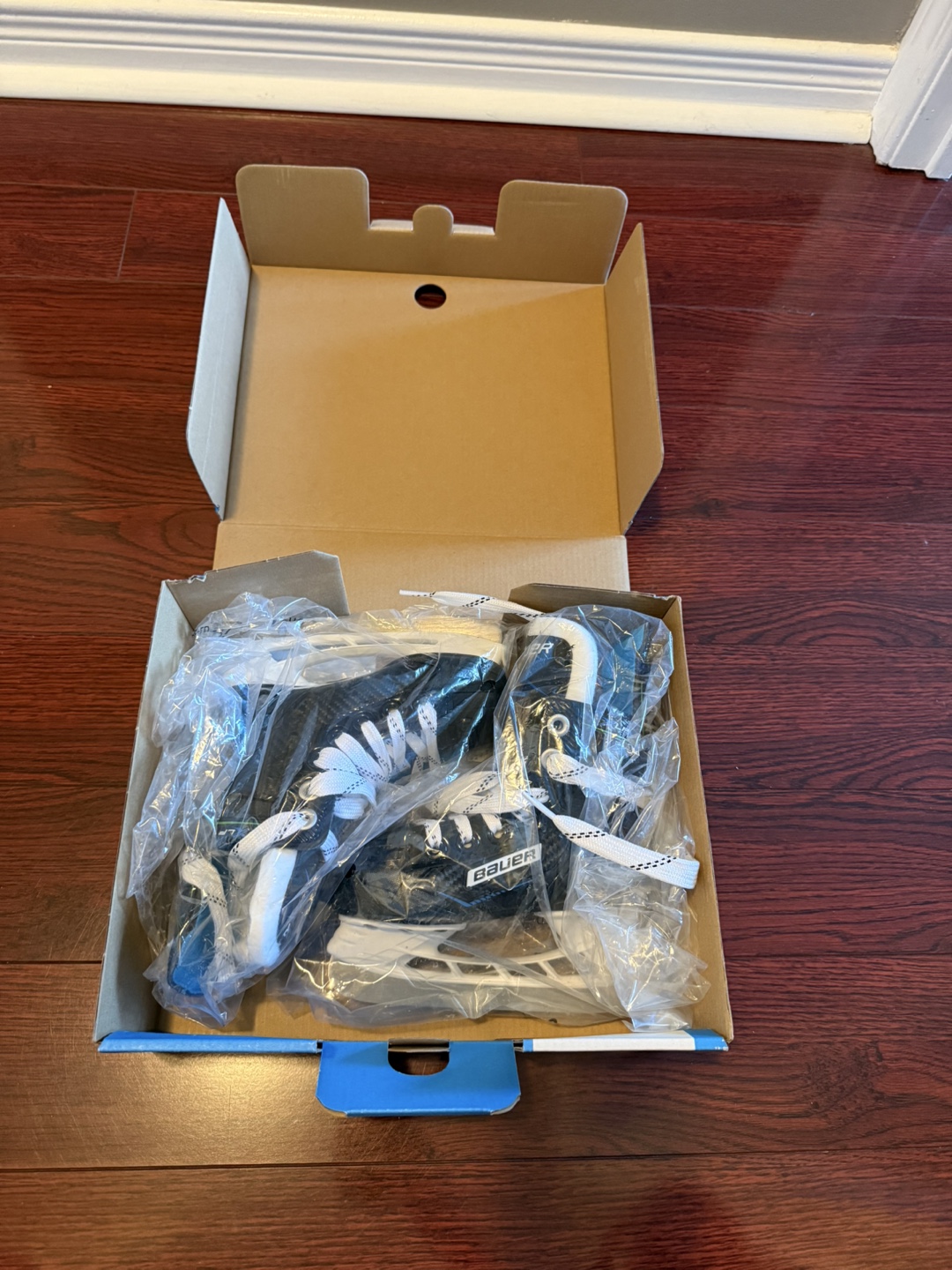 Bauer XLP Youth Ice Skates - Size YTH 8.0 - photo 3