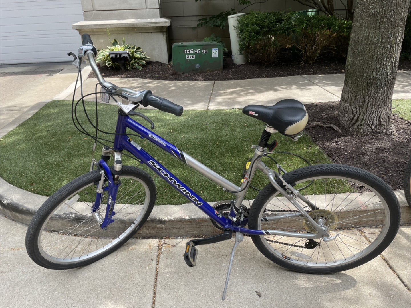 Schwinn Sierra Ladies Bike - Blue and Silver