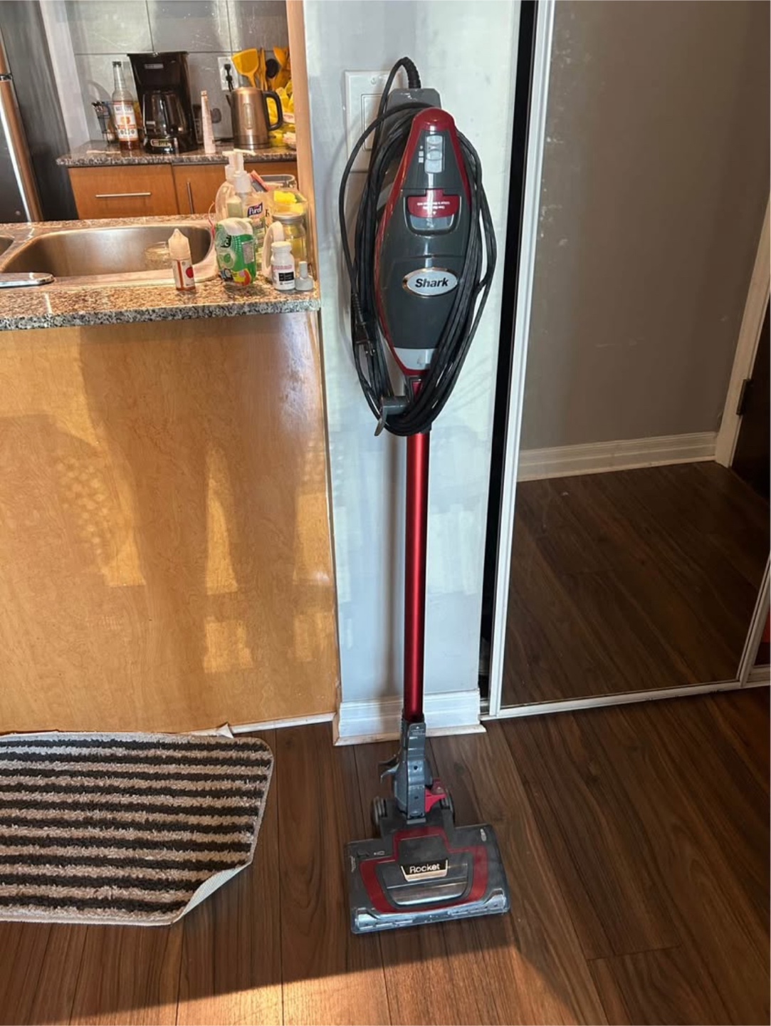 Shark Rocket pet pro vacuum - photo 2