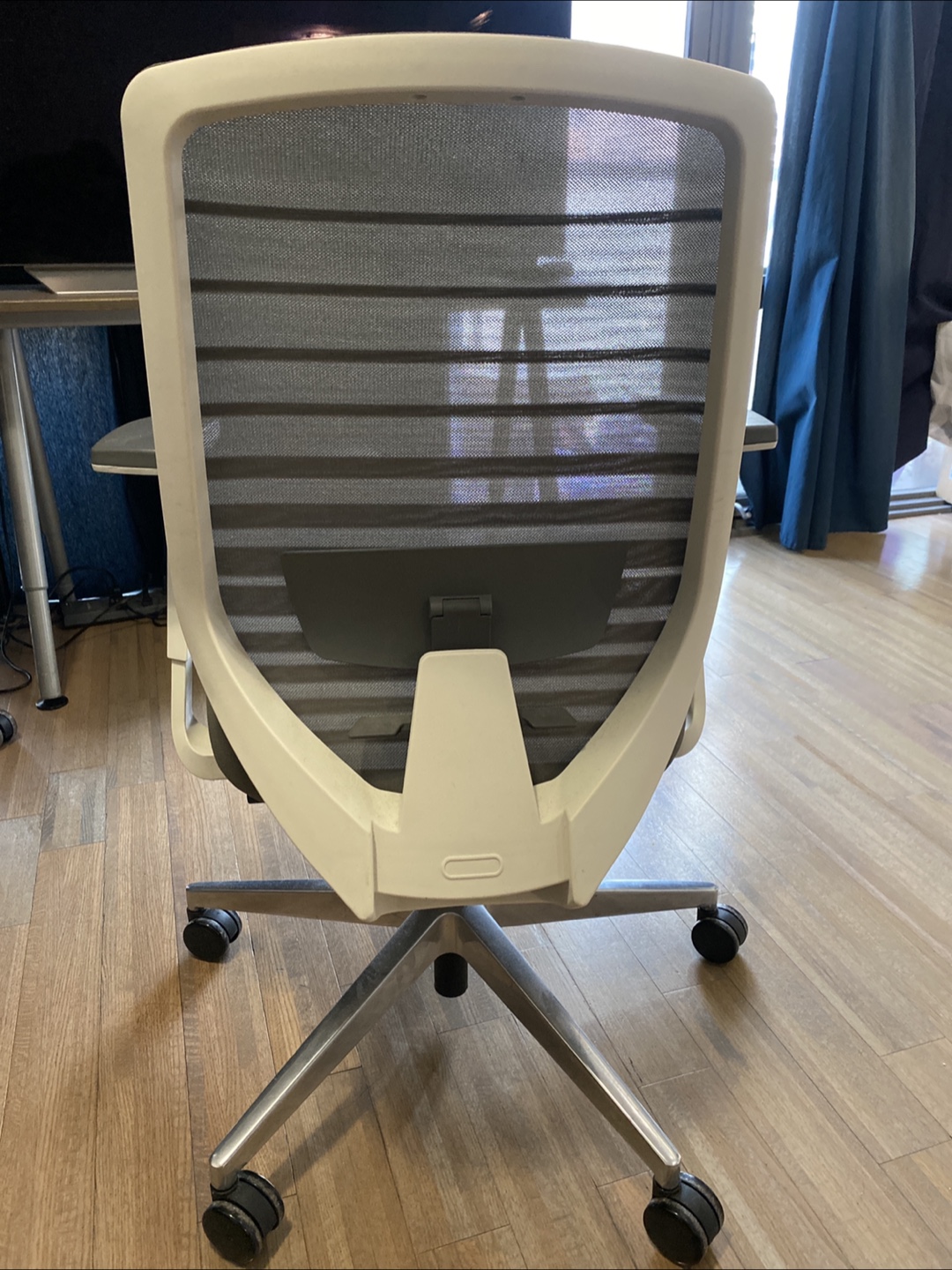 ‼️Move Out Sale‼️Branch Ergonomic Chair - photo 2