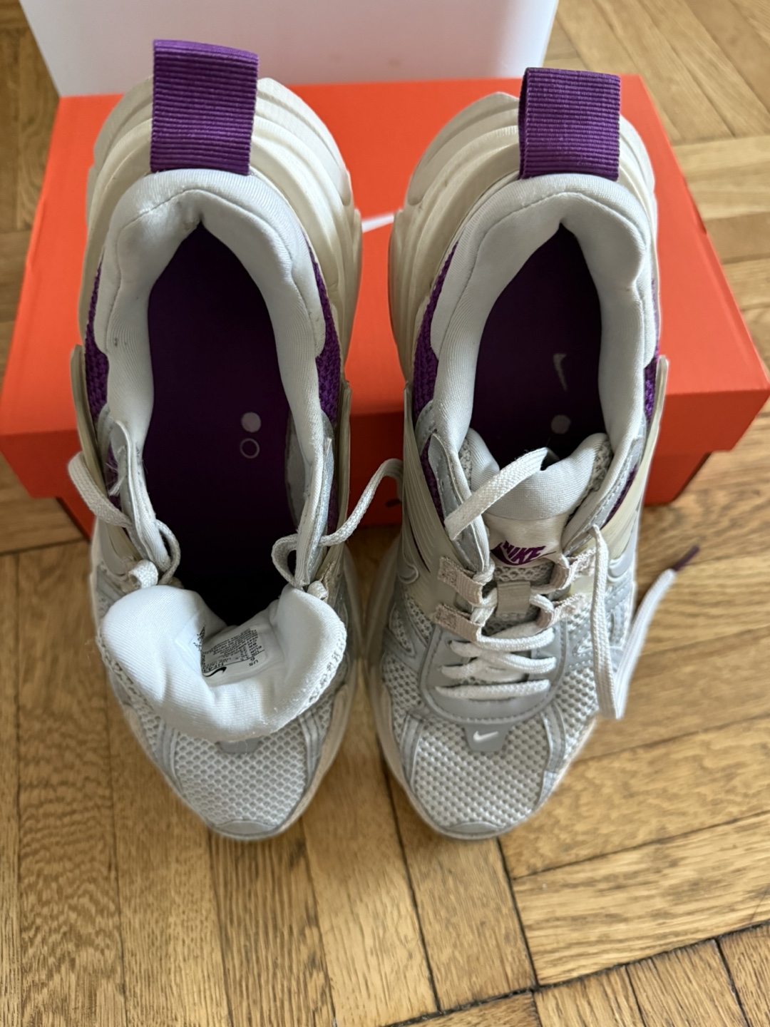 Nike V2K Run Premium - Size 6 - photo 3
