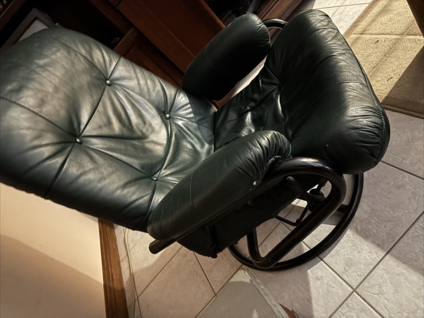 Green Leather Swivel Chair - photo 2