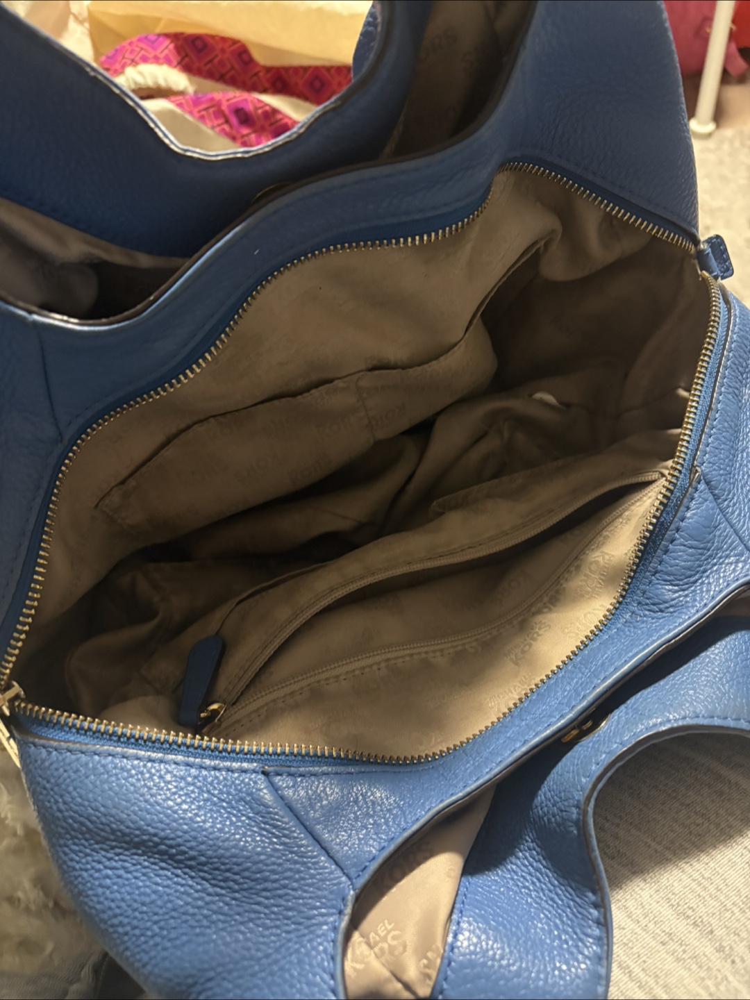 Michael Kors Blue Leather Shoulder Bag - photo 2