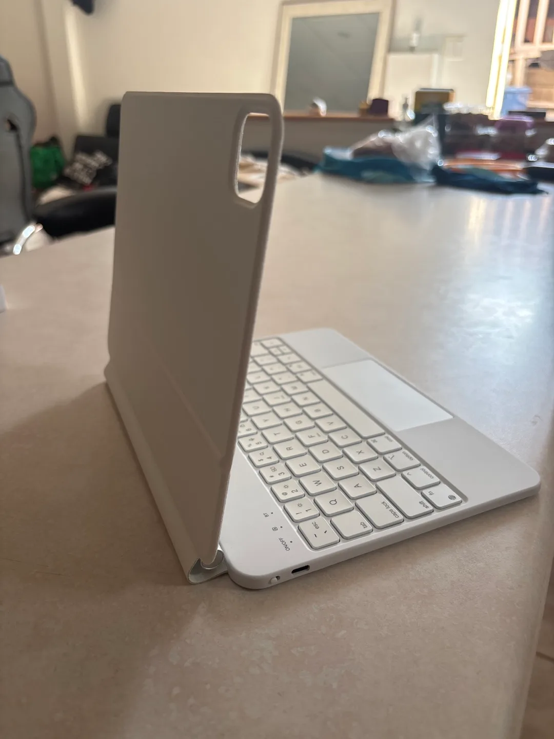 Magnetic Keyboard for iPad Pro 11” (2022) thumbnail