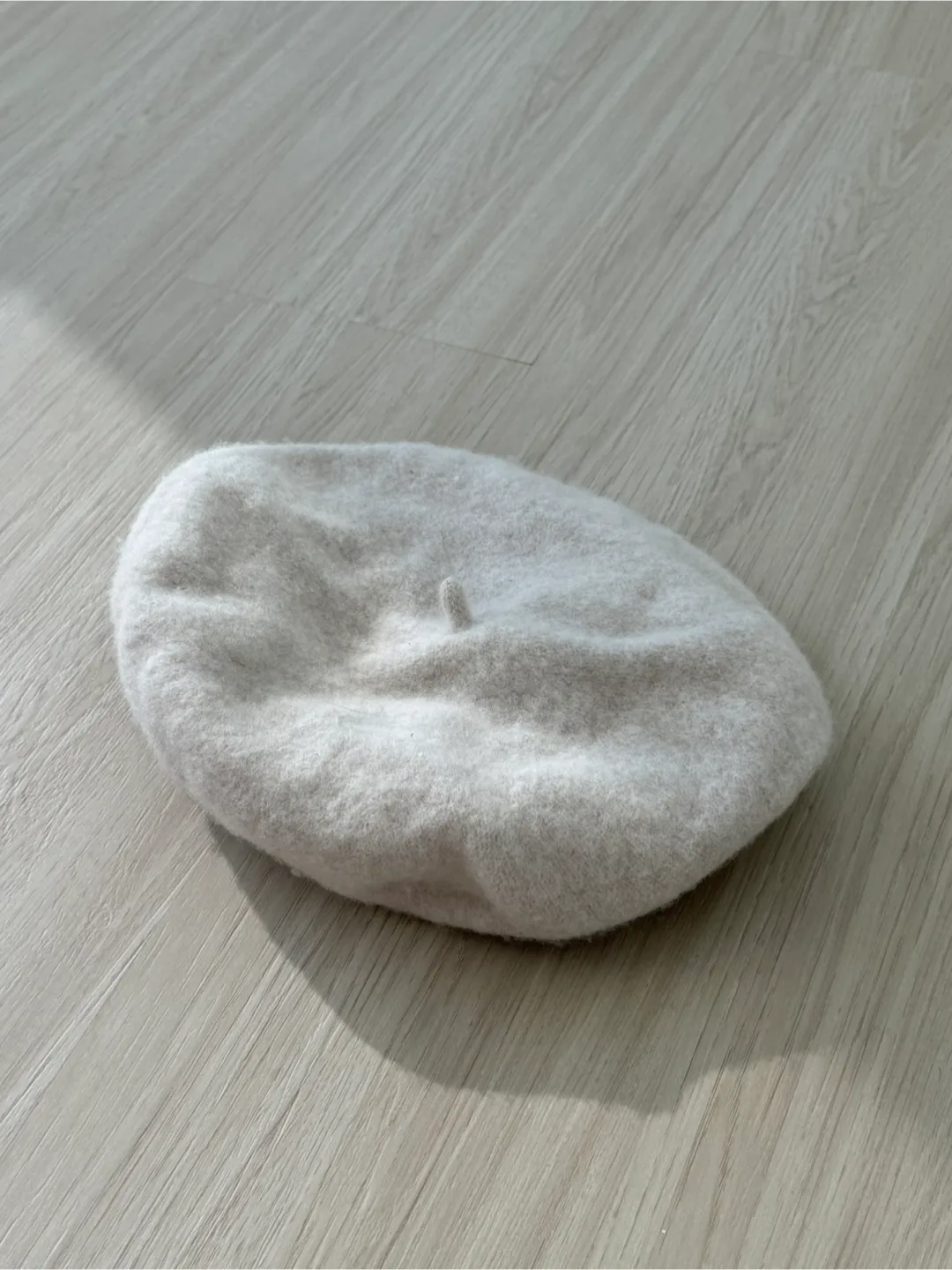 Zara Beige Beret Hat thumbnail