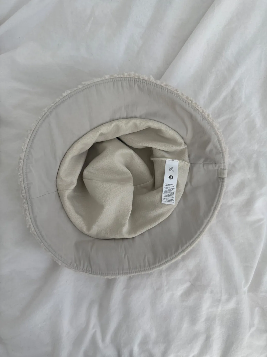 Lululemon Fleece Bucket Hat - L/XL image indicator(3)