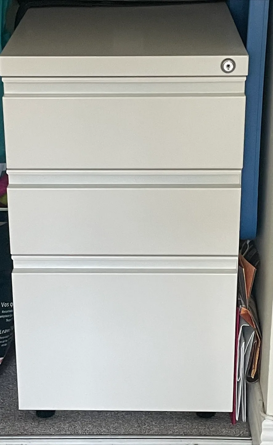 White Filing Cabinet - 3 Drawers thumbnail